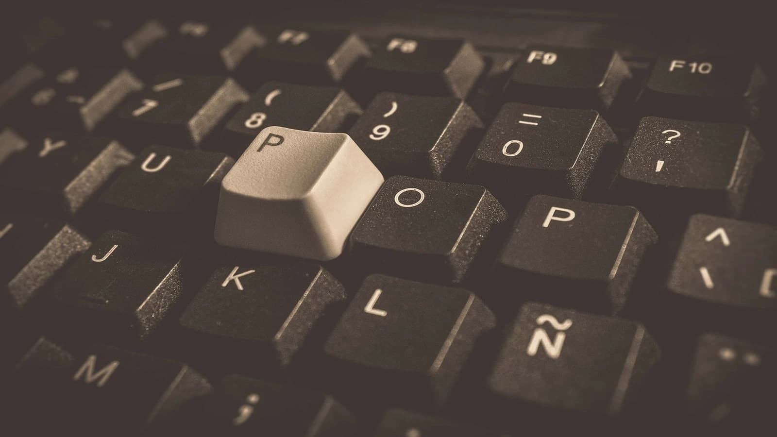 Kimi K2.6 오픈소스 공개: 1조 파라미터, 300개 에이전트 병렬 실행